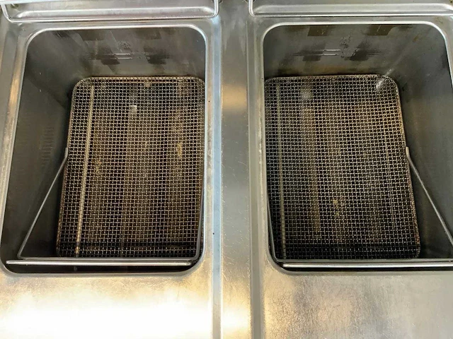 Berto's - gl20+20m - dubbele friteuse - afbeelding 8 van  9