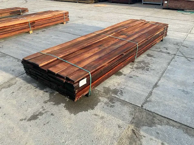 Beschoeiing plank 26x155 hardhout (78x) - afbeelding 1 van  6