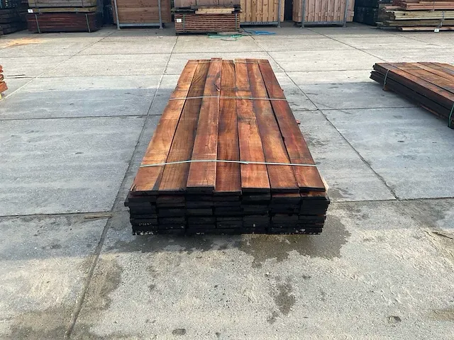 Beschoeiing plank 26x155 hardhout (78x) - afbeelding 2 van  6