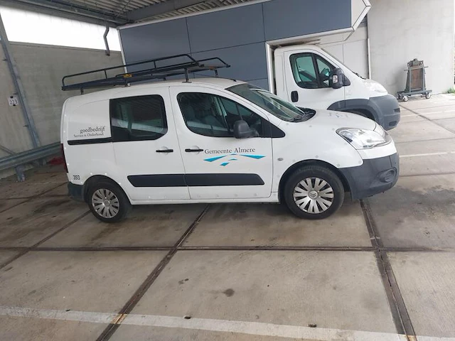 Bestelauto citroen, berlingo 1.6 hdi 700 club economy, bouwjaar 2013 - afbeelding 1 van  36
