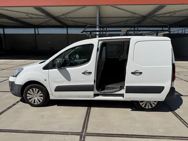 Bestelauto citroen, berlingo 1.6 hdi 700 club economy, bouwjaar 2013 - afbeelding 15 van  36
