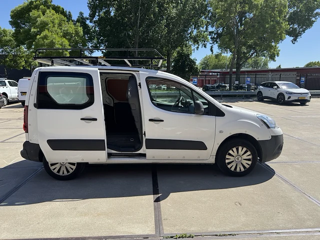 Bestelauto citroen, berlingo 1.6 hdi 700 club economy, bouwjaar 2013 - afbeelding 16 van  36