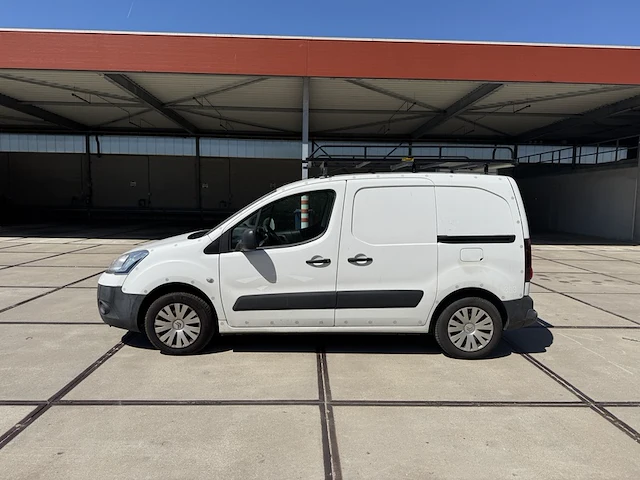 Bestelauto citroen, berlingo 1.6 hdi 700 club economy, bouwjaar 2013 - afbeelding 23 van  36
