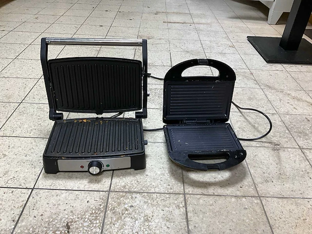 Bestron & tristar tosti ijzers (2x) - afbeelding 2 van  4