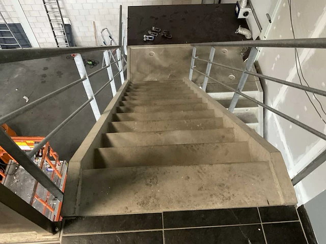 Beton betonnen trap 2 verdiepingen - afbeelding 12 van  18