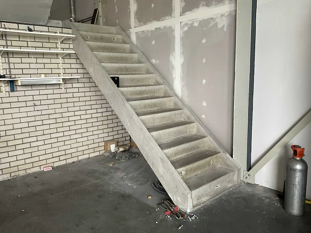 Beton betonnen trap 2 verdiepingen - afbeelding 1 van  18