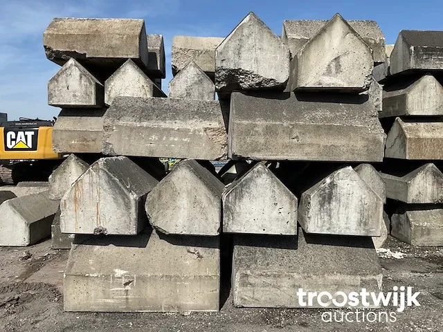 Beton nokblok - afbeelding 2 van  3