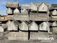 Beton nokblok - afbeelding 2 van  3