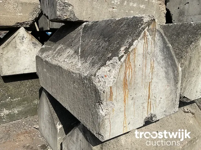 Beton nokblok - afbeelding 3 van  3