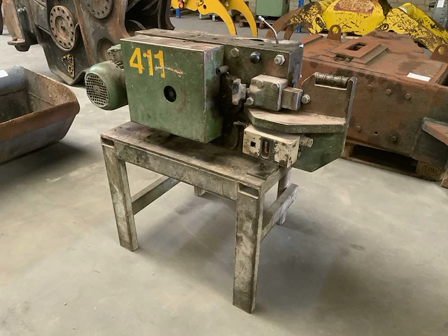 Beton staal knipmachine - afbeelding 4 van  8
