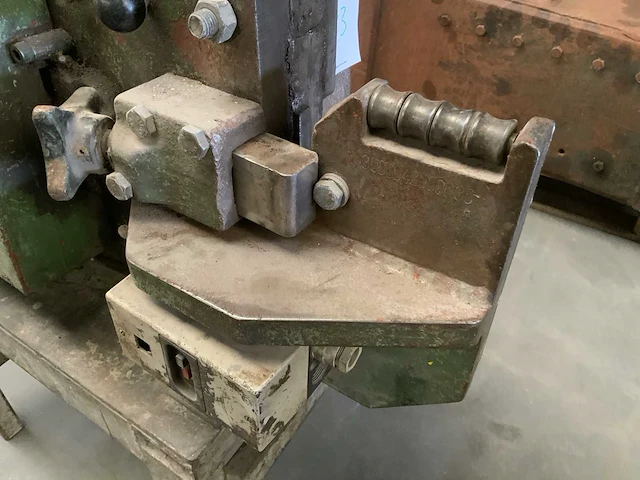 Beton staal knipmachine - afbeelding 5 van  8