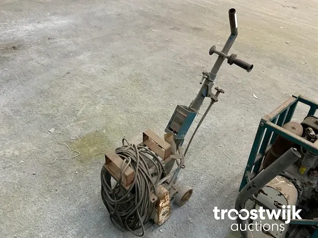 Betonfrees/vloerfreesmachine - afbeelding 1 van  4