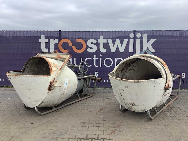 Betonkubel (2x) - afbeelding 1 van  8