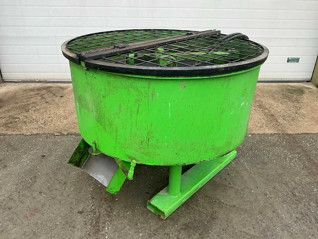 Betonmixer - afbeelding 1 van  8