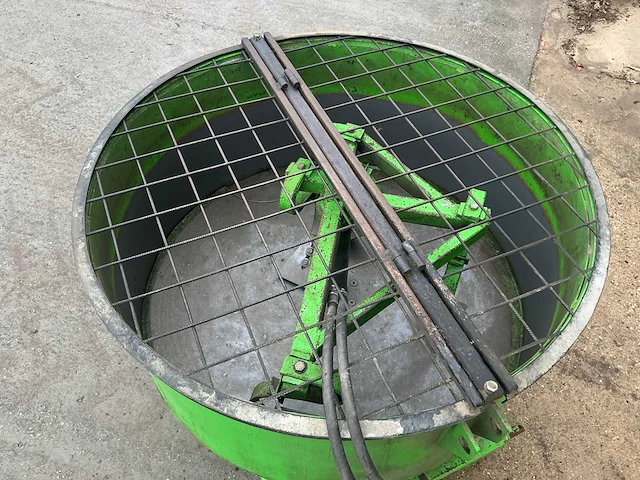 Betonmixer - afbeelding 3 van  8