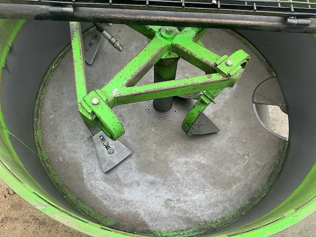Betonmixer - afbeelding 4 van  8