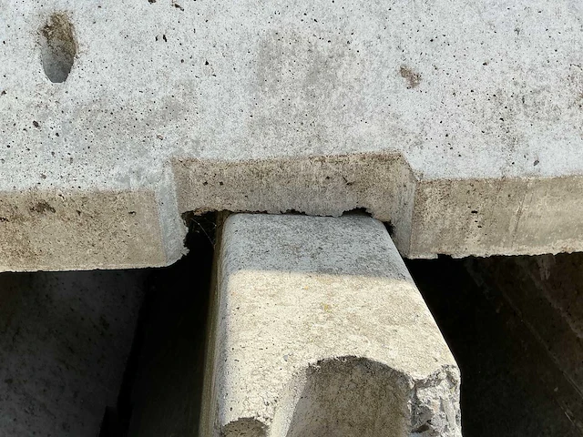 Betonnen afzetting (44,00 mtr) (ongebruikt) - afbeelding 5 van  18