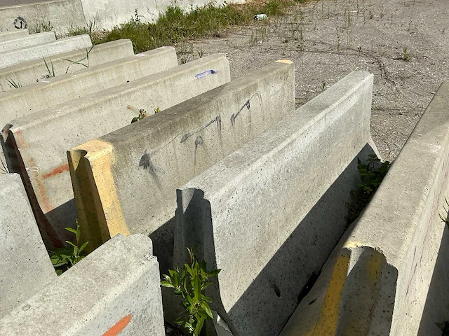 Betonnen afzetting (58,00 mtr) - afbeelding 10 van  15