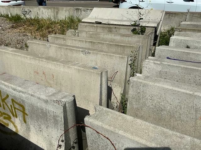 Betonnen afzetting (58,00 mtr) - afbeelding 12 van  15