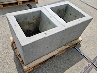 Betonnen bloembakken ( 2 stuks) - afbeelding 1 van  2