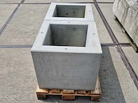 Betonnen bloembakken ( 2 stuks) - afbeelding 2 van  2