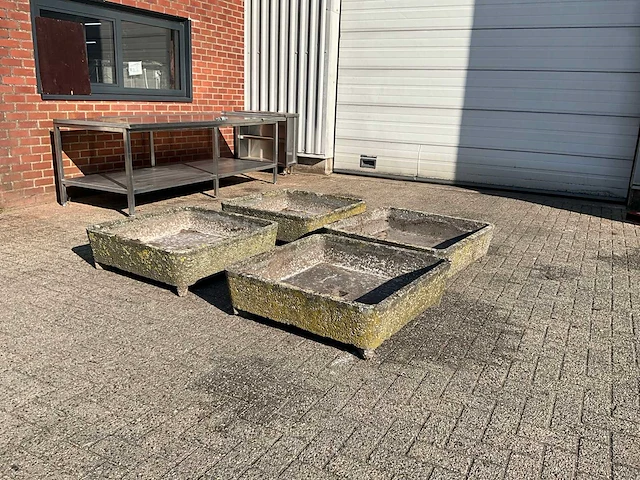 Betonnen bloembakken (4x) - afbeelding 1 van  8