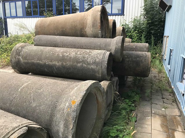 Betonnen buizen (30x) - afbeelding 2 van  10