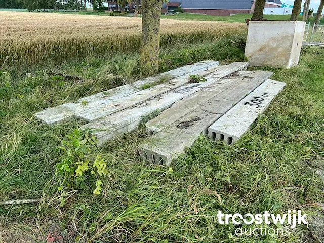 Betonnen kanaalplaat - afbeelding 4 van  8