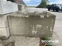 Betonnen ‘lego’ blok - afbeelding 3 van  4