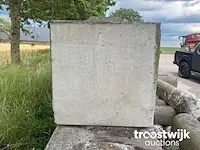 Betonnen ‘lego’ blok - afbeelding 7 van  8