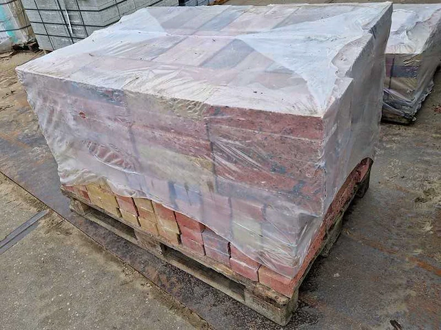 Betonnen muurblokken (ca. 420 stuks) - afbeelding 1 van  2
