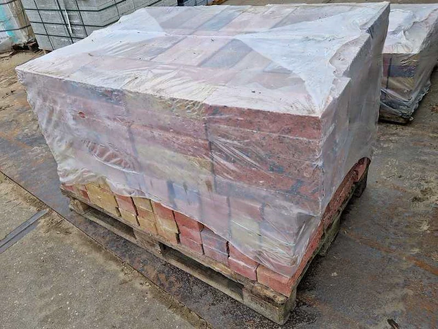 Betonnen muurblokken (ca. 420 stuks) - afbeelding 1 van  2