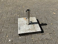 Betonnen parasolvoet - afbeelding 1 van  4