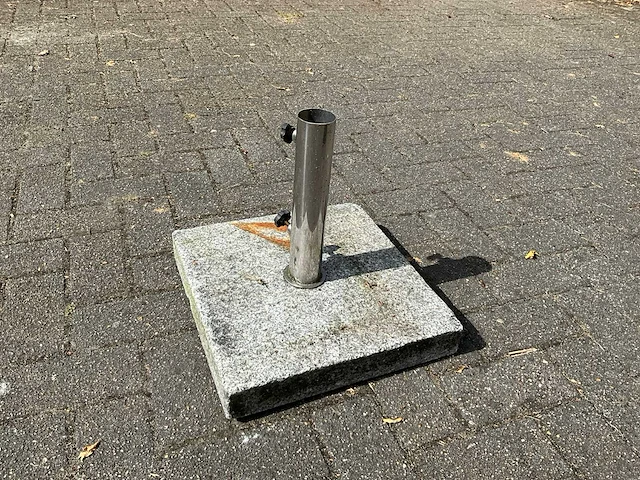 Betonnen parasolvoet - afbeelding 2 van  4