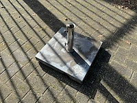 Betonnen parasolvoet - afbeelding 2 van  5