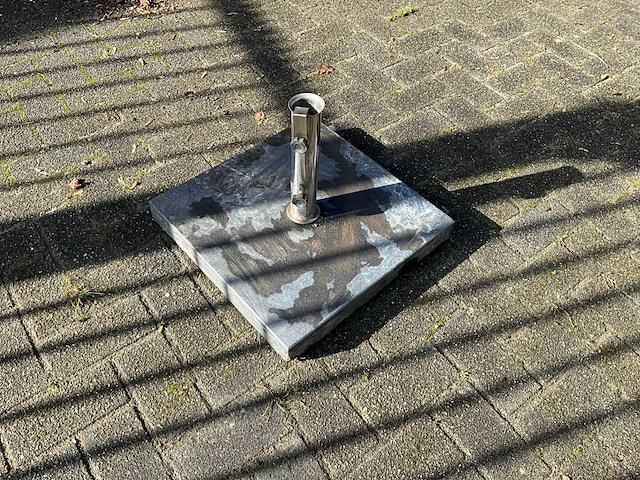 Betonnen parasolvoet - afbeelding 3 van  5