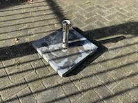 Betonnen parasolvoet - afbeelding 3 van  5