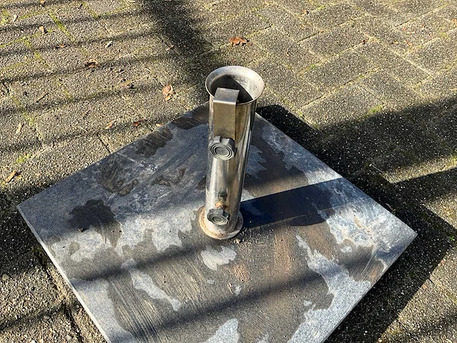 Betonnen parasolvoet - afbeelding 5 van  5