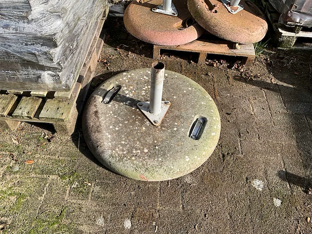 Betonnen parasolvoet - afbeelding 2 van  4