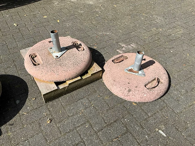 Betonnen parasolvoeten (2x) - afbeelding 1 van  5