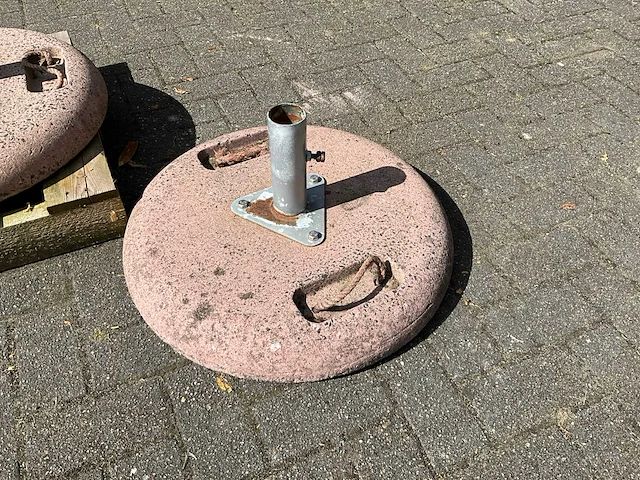 Betonnen parasolvoeten (2x) - afbeelding 3 van  5