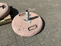 Betonnen parasolvoeten (2x) - afbeelding 3 van  5