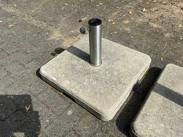 Betonnen parasolvoeten (2x) - afbeelding 4 van  6