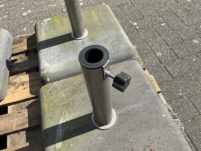 Betonnen parasolvoeten (4x) - afbeelding 4 van  5