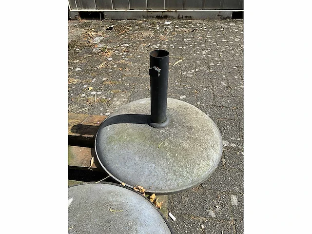 Betonnen parasolvoeten (7x) - afbeelding 6 van  7