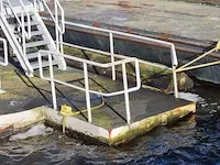 Betonnen ponton met trap - afbeelding 3 van  9