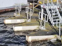 Betonnen ponton met trap - afbeelding 5 van  9