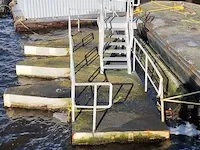Betonnen ponton met trap - afbeelding 7 van  9