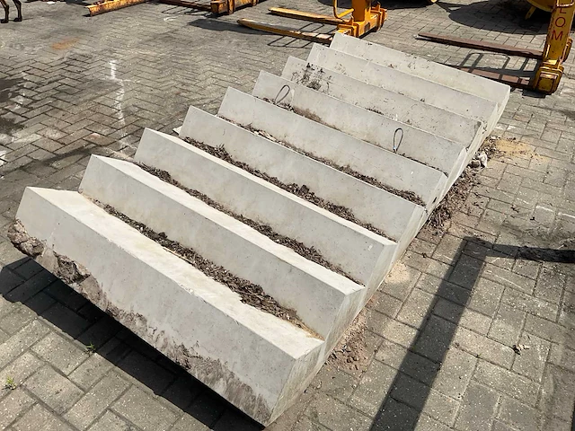Betonnen trap - afbeelding 2 van  5