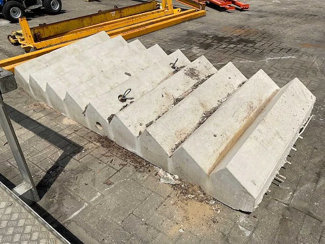 Betonnen trap - afbeelding 3 van  5